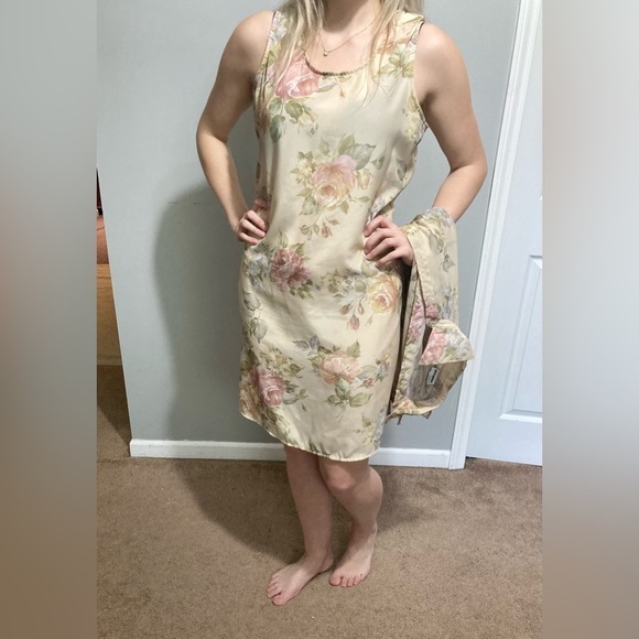 Beautiful Floral Vintage set by‎ Perceptions by Irene B, Size Large. - Picture 7 of 12